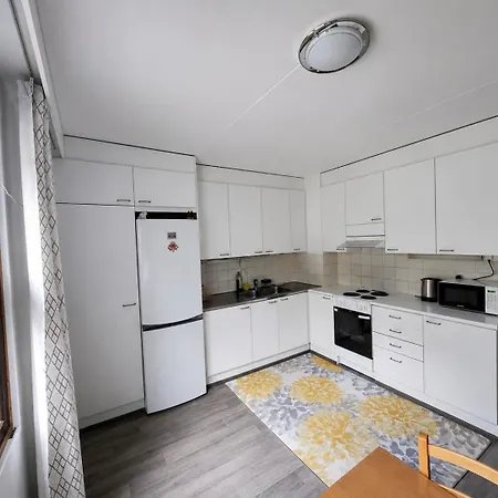 Private Bedroom In Shared Δωμάτια σε οικογενειακή κατοικία